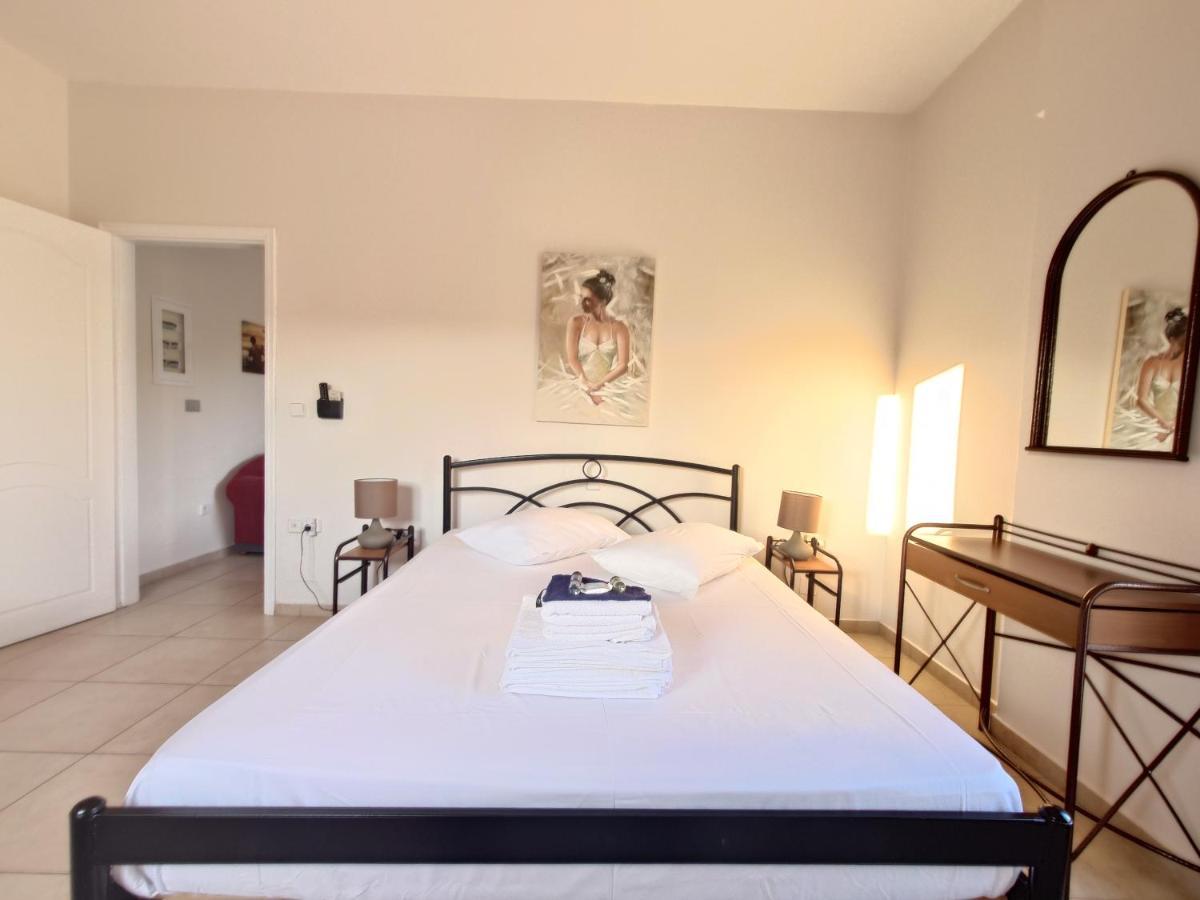 Iris Apartments Ithaca Βαθύ Εξωτερικό φωτογραφία